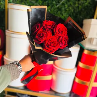 7 rose rouge