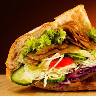 Doner kebab ternera con ensalada /salsa