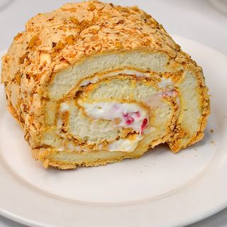 Рулет с малиной