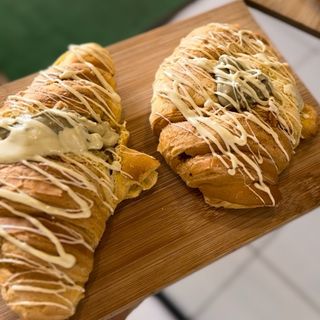 Croissant Pistacho y Chocolate Blanco