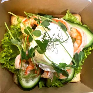 Смачний сніданок Бенедикта з креветками (265грам)