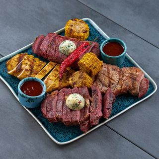 Асорті стейків (900/100г)