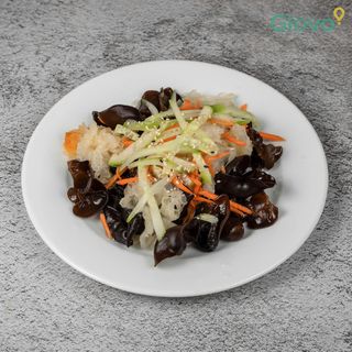 10. Салата от два вида китайски гъби (300г)