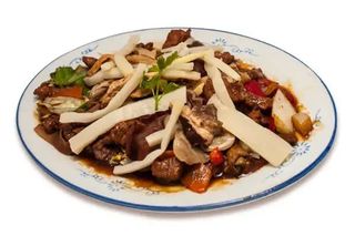 Goveđe meso sa mladim bambusom i gljivama 420 gr