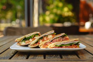 Sendvič iz peći na drva