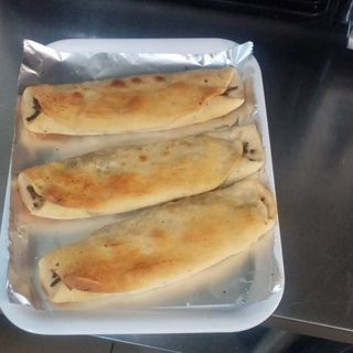 Calzone carne macinata, cipolla e peperoni