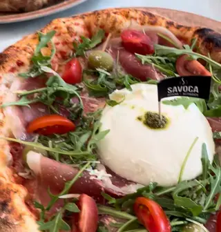 Prosciutto crudo con burrata pizza