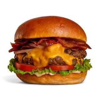 Двоен бургер с бекон и пържени картофи