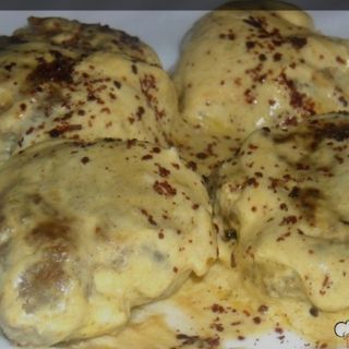 Faširane šnicle u sosu od senfa sa pire krompirom