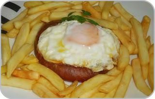 Alheira com Ovo e Batatas Fritas