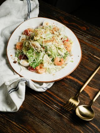 Цезарь с креветками (300г)