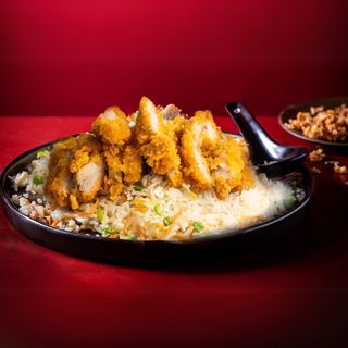 Arroz Fritos Con Chuleta De Pollo