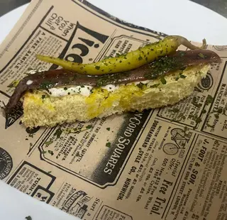 Brioche de anchoa