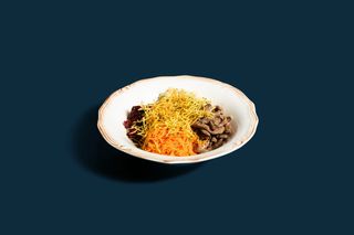 «Французский» с телятиной и маринованными овощами 