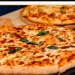 Pizzas Cuatro Quesos (Grande)