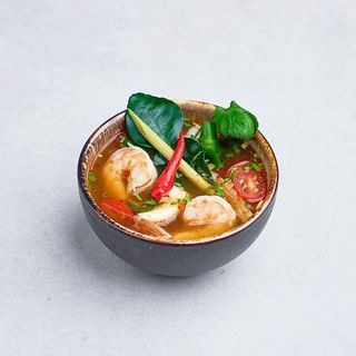 Zupa Tom yum z owocami morza