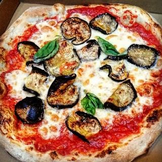 Pizza Clásica Parmigiana Individual