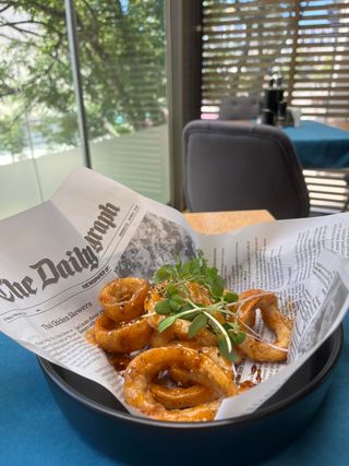 Калмари в Пикантен Манго Сос