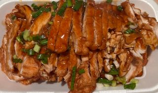 33Б. Пилешка пържола с китайски сос на плоча (600г)