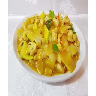 67. Pollo con curry