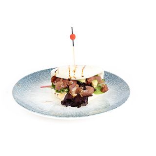 Bao De Atún Rojo, Aguacate, Sésamo Y Salsa Bulldo