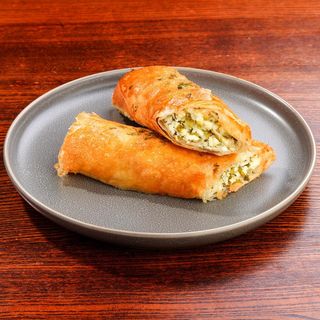 Сu brânză de vaci și verdeață