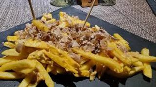 Patate con porchetta e cheddar