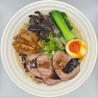 Ramen tonkatsu black oil