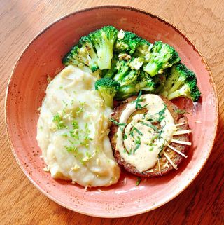 Hambúrguer de Atum e Gengibre (a partir das 12h00)