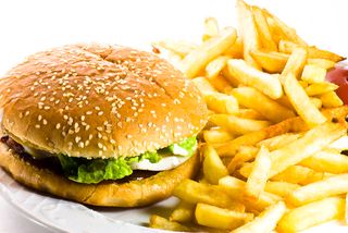 Solo Hamburguesa (125g) + Patatas Fritas + Bebida