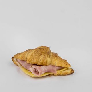 Croissant jamón y queso