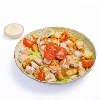 Salata Caesar cu piept de pui