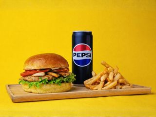 JUNIOR BURGER (KURCZAK) W ZESTAWIE