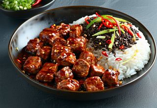 Wieprzowina na ostro z dzikim ryżem