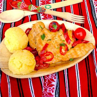 Saramura Piept de Pui cu Mamaliguta 520 Gr.