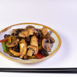 Pato Frito Con Bambú Y Setas Chinas