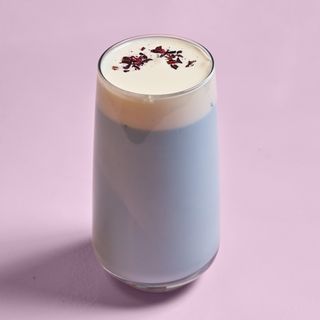 matcha azul con crema de queso