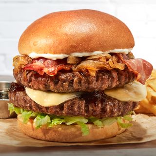 ULTIMATE FRIDAYS SIGNATURE WHISKEY-GLACE BURGER