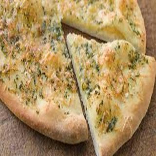 01. Pizza De Pan De Ajo