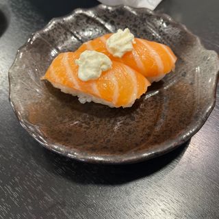 Nigiri Salmón Con Queso (2 Uds.)