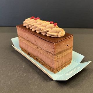 Postre Individual De Chocolate Amargo Crujiente