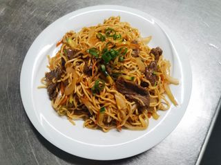 Fideos Fritos con Ternera