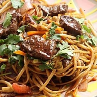 Tallarín Salteado De Ternera