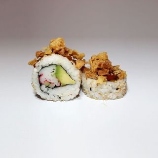 23. California Maki Mayonesa Y Cebolla Frita (4 Pzs.)
