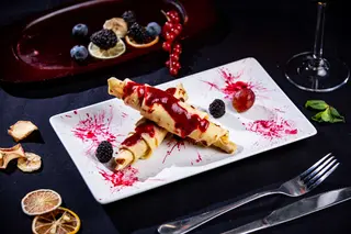 Clatite cu dulceata de casa