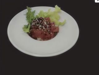 83.  Tonno tartare