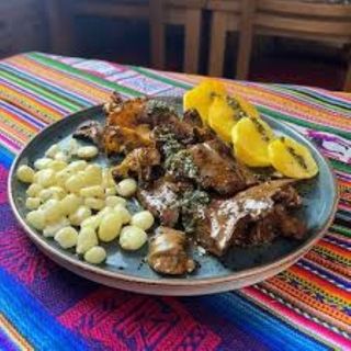 Anticuchos con rachi