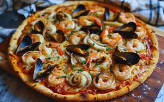 Pizza mixta de mare (33 cm.)