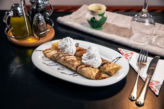 Clatite cu nuca si ciocolata