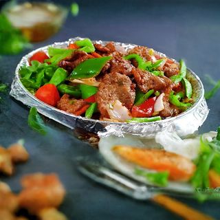 Govedina sa paprikom  i lukom—102